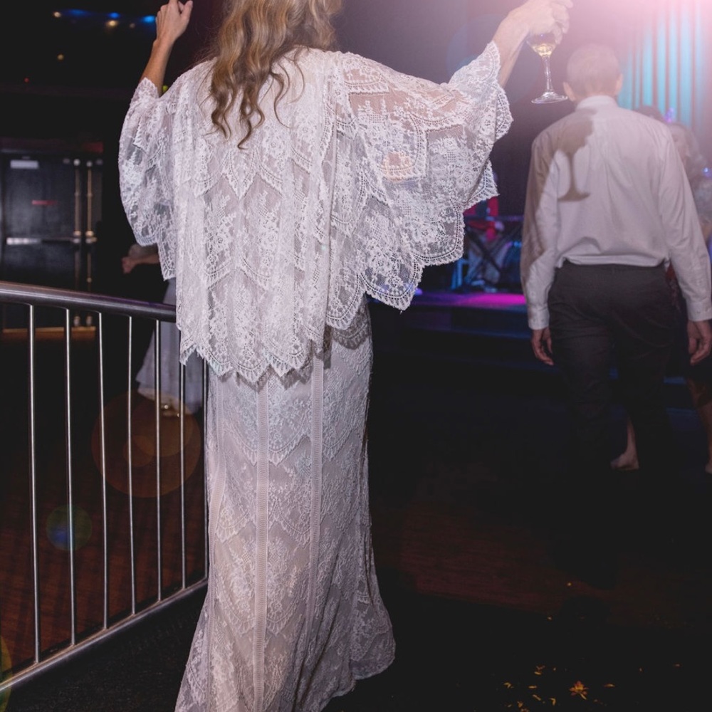 💍 BHLDN Tadashi Shoji Lorene Wedding Dress size 0 Worn Once 🤩 - Picture 4 of 17